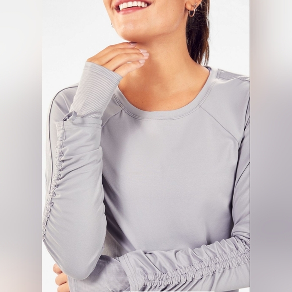 Fabletics Women's Cashel Adjustable Long Sleeve Grey Activewear Top | Large - Picture 2 of 9